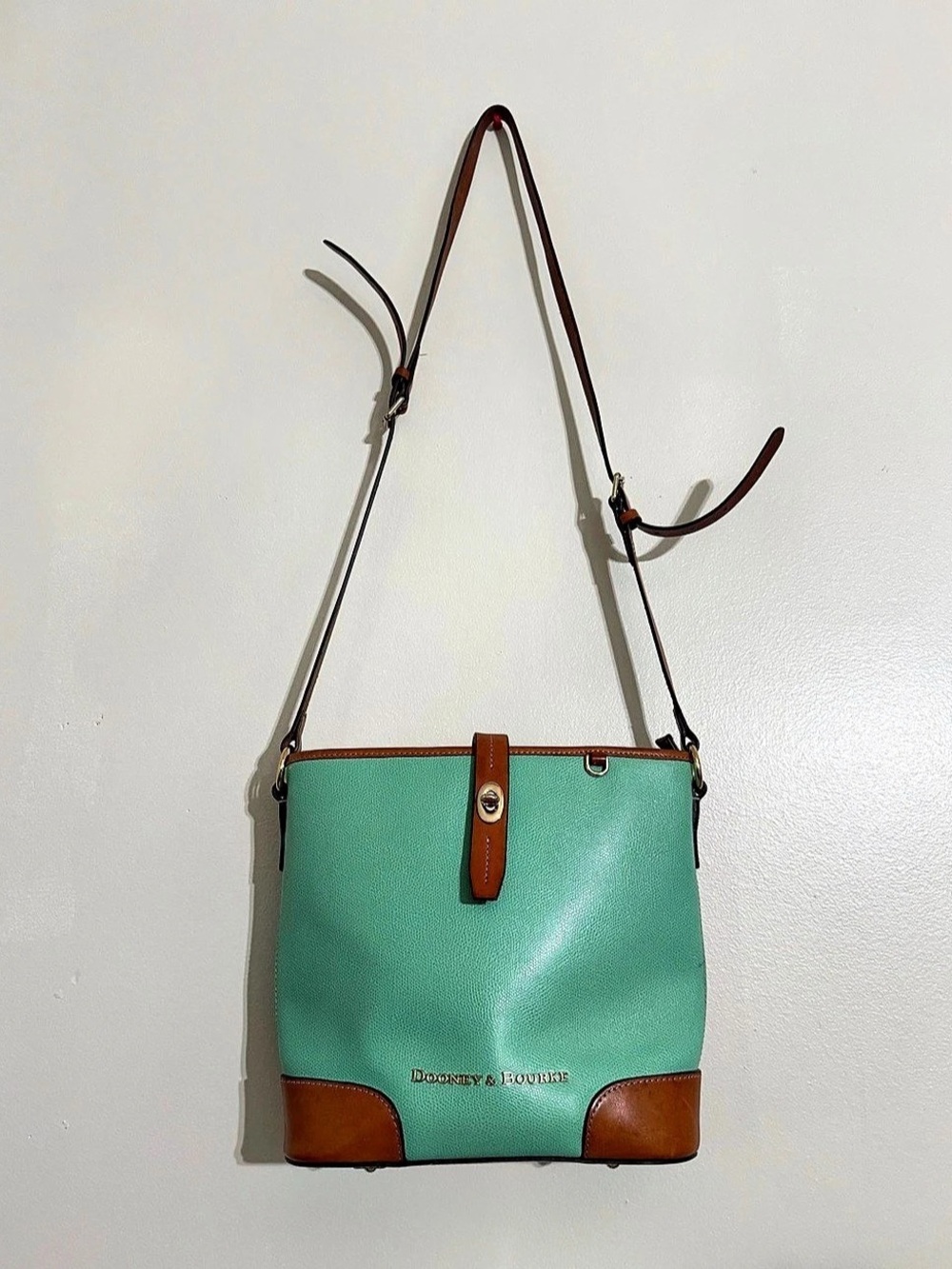 Dooney & Bourke Claremont Pebble Turnlock Sac 30 Mint Green & Brown Crossbody